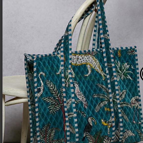 Quilted Teal Tropical Print Tote Bag - Picture 4 of 4